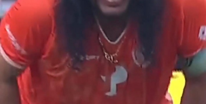 疯魔半生仍少年，59岁伊基塔再现蝎子摆尾扑救