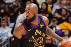 詹姆斯创41岁得分纪录 系首位该年龄下的30分球员