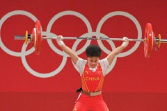 中国队奥运第二金！举重女将候志慧夺冠