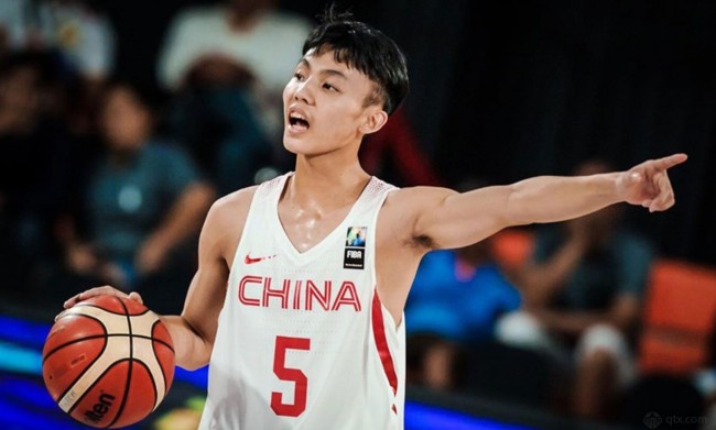 徐杰张宁高诗岩竞争后卫名额