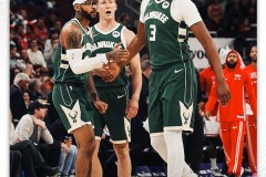 NBA季前赛雄鹿客场127-121公牛 字母哥13+10 库兹马19分