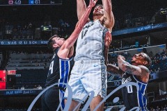 NBA常规赛灰熊主场137-96大胜国王 莫兰特缺阵 阿尔达马29分