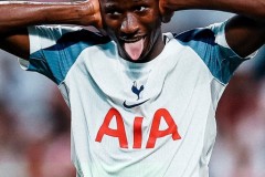 友谊赛热刺1-0阿森纳 萨尔吊射制胜 哲凯赖什迎首秀