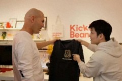 樊振东齐达内互赠礼物 双方约定踢球