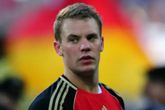 拜仁计划与诺伊尔续约1年 将合同延长至2027年