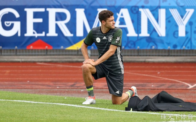 德国队世界杯迎来利好消息！左后卫赫克托病愈归队
