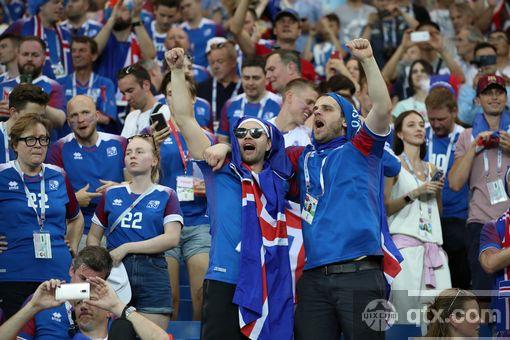 冰岛输掉比赛赢得尊重昂首离开