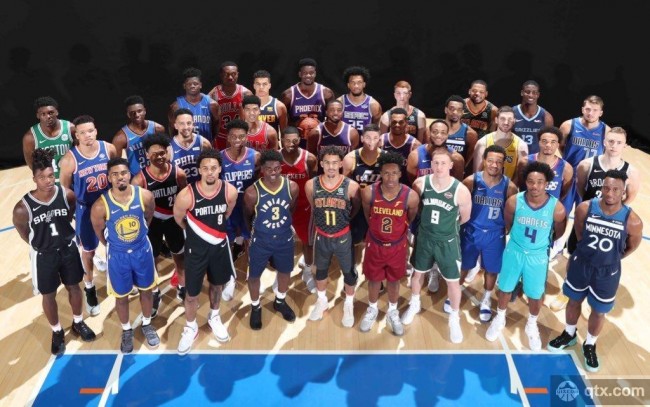 2018年NBA首轮新秀定装照拍摄图集精选