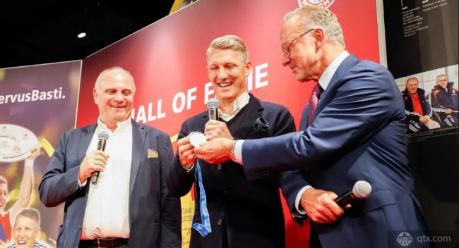 施魏因施泰格入选拜仁名人堂 将世界冠军奖牌捐给拜仁博物馆