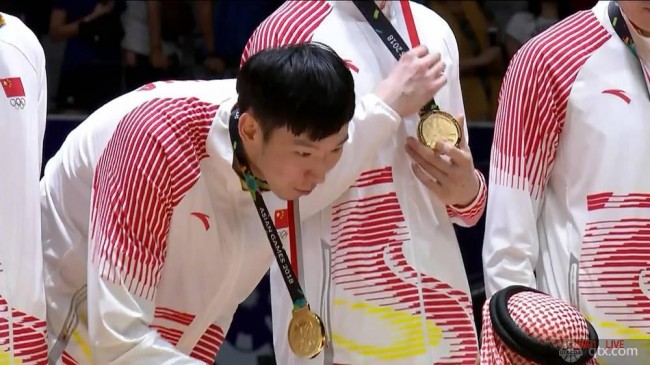 亚运会夺冠 周琦收获职业生涯第三个冠军